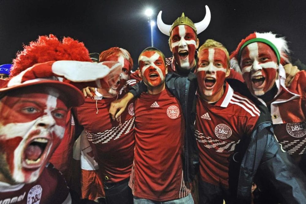 FBL-WC2010-CMR-DEN-FEATURE