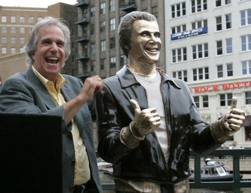 statue